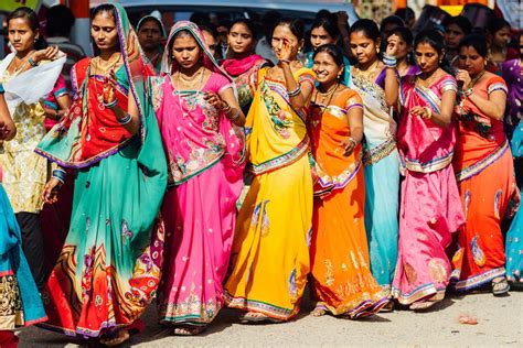 Traditional Dresses of Gujarat: Vibrant, Colourful and Mesmerizing