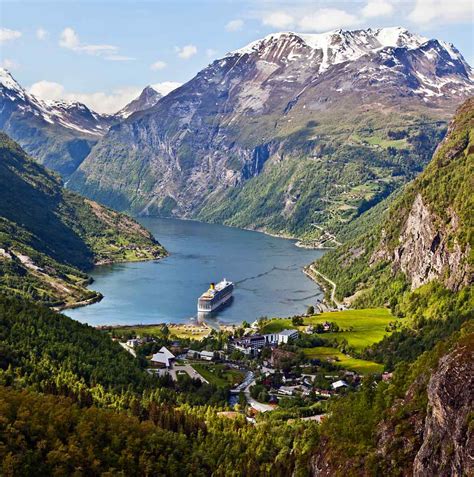 Jose E Hernandez World: Hellesylt to Geirangerfjord, Norway