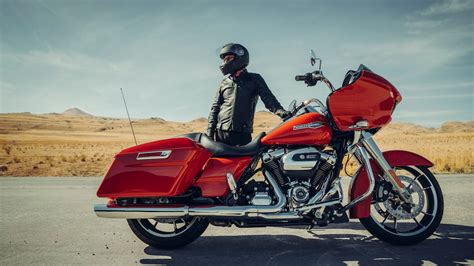 10 Reasons Why Everyone Loves The Harley-Davidson Road Glide