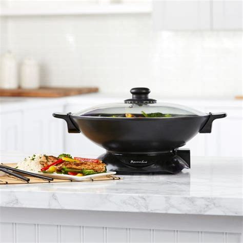 Electric Wok, 4.4 Qt - Professional Series