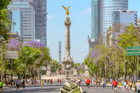 A Walking Tour Along the Paseo de la Reforma | Moon Travel Guides