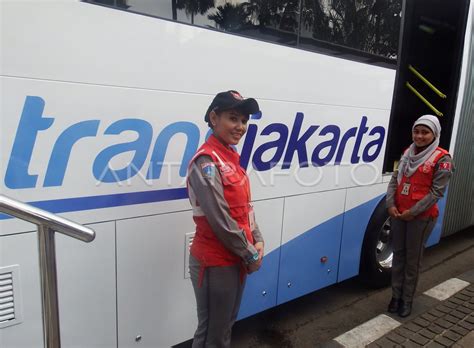 LOGO BARU TRANSJAKARTA | ANTARA Foto