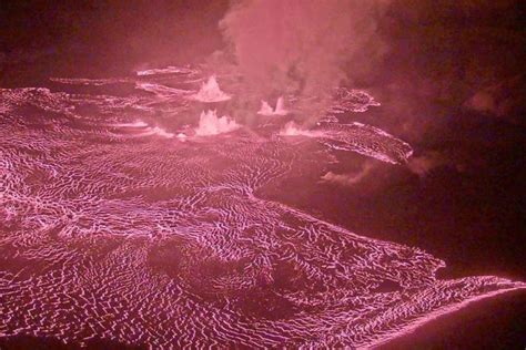 Hawaii volcano erupts as webcam video shows spectacular lava flows ...