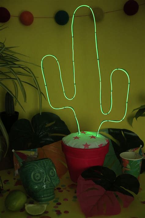 DIY Cactus Neon Light – Craft Box Girls