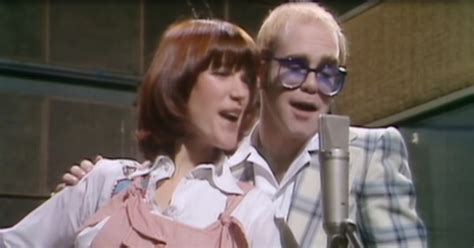 Elton John & Kiki Dee’s 1976 Duet Will Give You Goosebumps – Variety Show