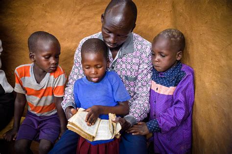 30 Bible verses about God's call to love others — World Vision Advocacy