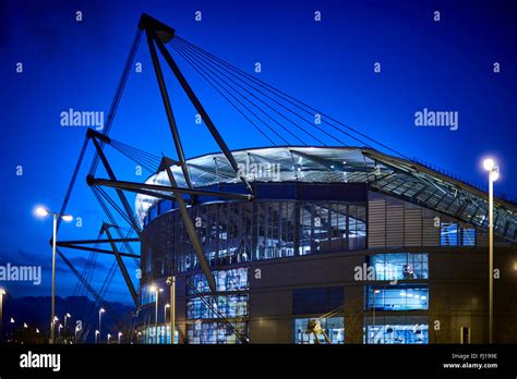 Etihad Stadium Night High Resolution Stock Photography and Images - Alamy