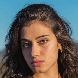 Sara Saffari - Age, Family, Bio | Famous Birthdays