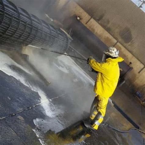 Pressure Washer Safety Tips For Beginners - PRESSURE WASHR