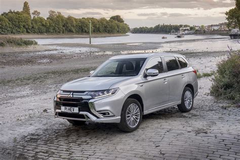 Mitsubishi Outlander PHEV (2021) review: once popular, now past it