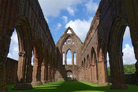 Sweetheart Abbey – Built in memory of true love | BaldHiker