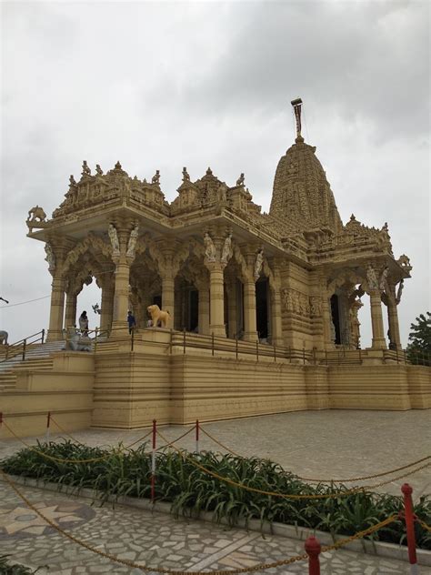 Jain temples of Gujarat(108 Parasnath) - Tripoto