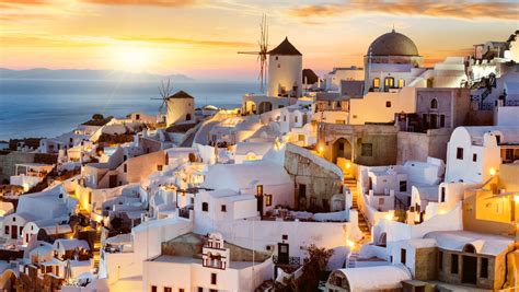 Best Luxury Hotels in Oia Santorini - Unique Selection