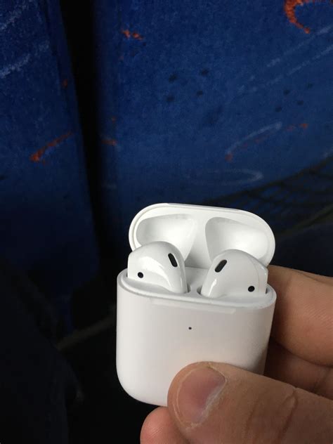 Finally pulled the trigger and upgraded from my gen 1 to gen 2 AirPods ...