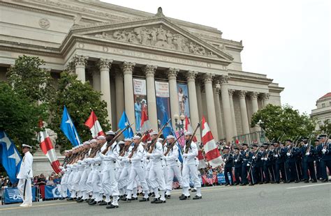 National Memorial Day Parade 2013: Veterans Honored With Parade, Stars ...