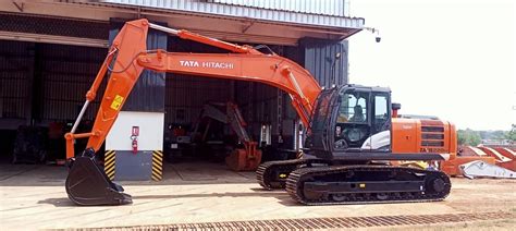 Used TATA HITACHI ZAXIS 220 LC GI Construction Excavator, 27.4 Hp at Rs ...