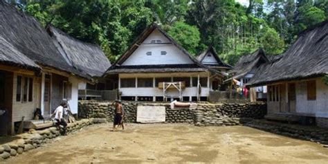 rumah kampung naga terdapat di provinsi - Alexandra Avery