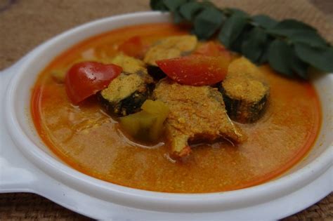 Ayala Fish Curry with mango, Kerala style Ayala curry | yummyntasty.com ...