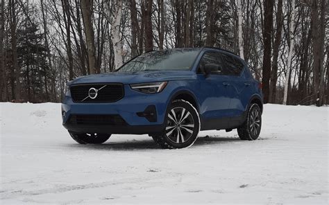 Volvo XC40 2023 : juste un peu plus vert - Guide Auto