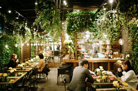 Cafe Restaurant Garden Design / Urban Garden Restaurant in Athens ...