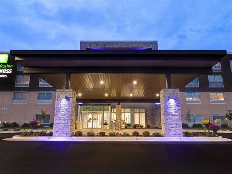 University of Michigan Hotel | Holiday Inn Express & Suites Ann Arbor ...