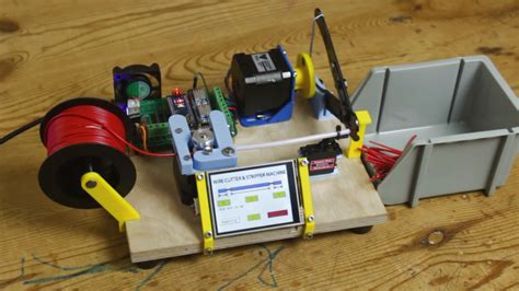 This Automated Wire Prep Machine Cuts And Strips The Wire | Hackaday