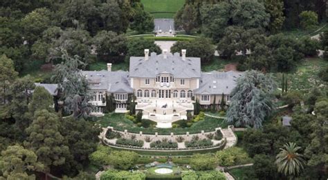 TAKE A PEEK INSIDE Oprah Winfrey’s Multi-Million Dollar Montecito Mansion.