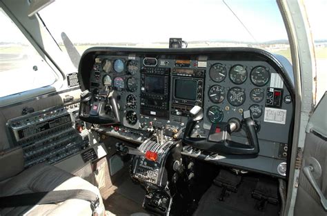 Cessna 402 Cockpit Layout