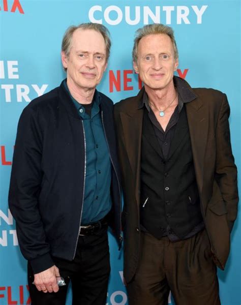 Michael Buscemi Bio, Age, Married Status, Relationship, Net Worth