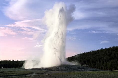 10 Things You May Not Know About Yellowstone National Park - History Lists