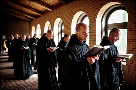 RORATE CÆLI: Gregorian Chant: Perfect Music for the Sacred Liturgy