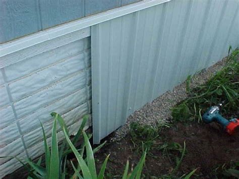 Mobile Home Metal Skirting / Underpinning - How to Install - Mobile ...