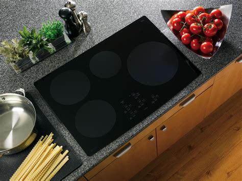 GE Profile Series PHP900DMBB 30" Electric Induction Cooktop - Black