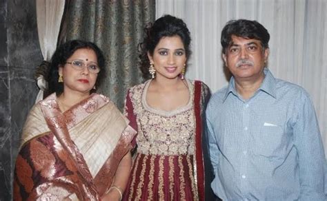 Shreya Ghoshal Wiki, Age, Boyfriend, Husband, Family, Biography - WikiBio