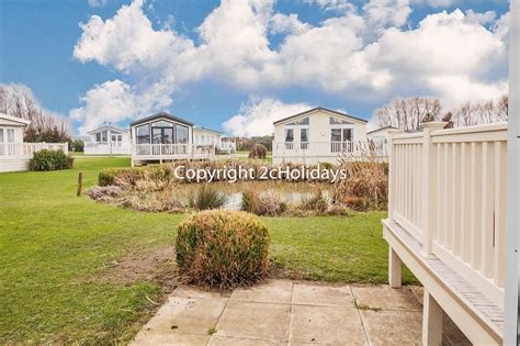 Stunning Lodge at Manor park, Hunstanton. Dog friendly, large decking ...