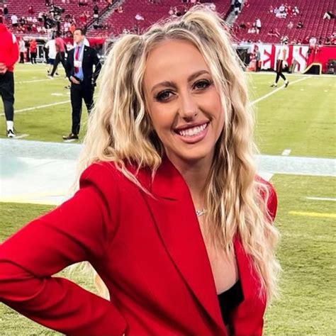 Patrick Mahomes Kisses Wife Brittany Mahomes Before Chiefs' Super Bowl ...