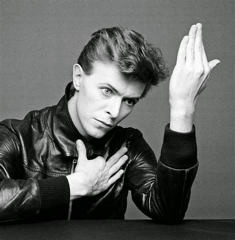 The Outtakes of David Bowie's Iconic “Heroes” Album Cover Shoot ...