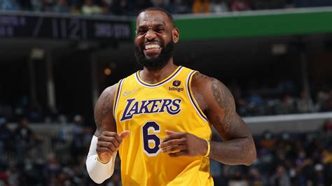 LeBron James agrees to 2-year contract extension with Lakers | NBA.com