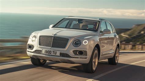 Bentayga Hybrid electrifies the Bentley lineup - CNET