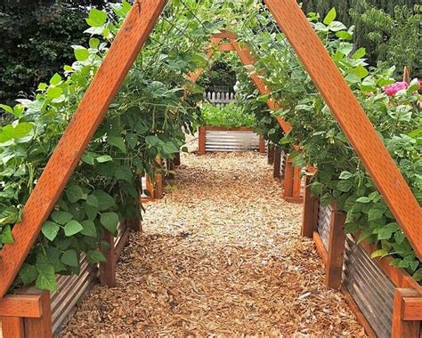 15 Beautiful and Practical Raised Bed Garden Designs | Vertical garden ...