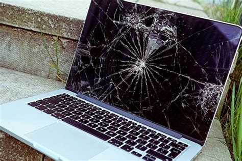 How To Repair a Damaged Laptop Screen of Laptop? | Laptop screen repair ...