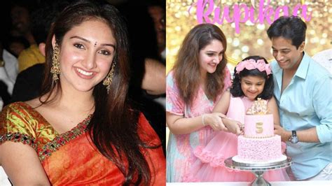 Have You Seen Former Actress Sridevi's Only Daughter? | Astro Ulagam