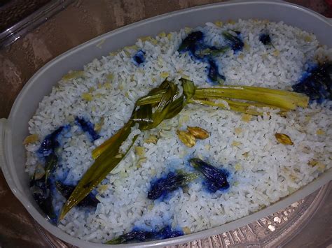 Cooking Pleasure: FRAGRANT BLUE PEA FLOWER RICE