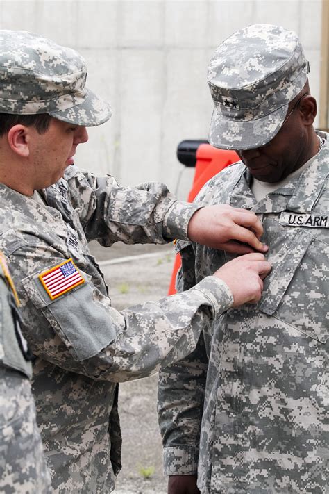 Top Reserve MP officer pins Major General rank | Article | The United ...