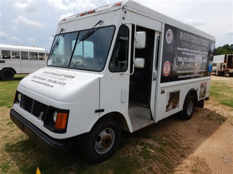 1995 CHEVROLET Box Truck / Cargo Van - J.M. Wood Auction Company, Inc.