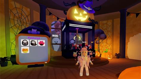 NEW HALLOWEEN EVENT In SQUISHMALLOWS! Roblox Trick Or Treating And Much ...