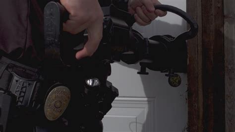 VIDEO: You don't need to swing Arlington police's new battering ram to ...