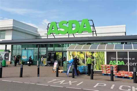 Outrage as Asda delivery driver caught 'doing a poo' outside customer's ...