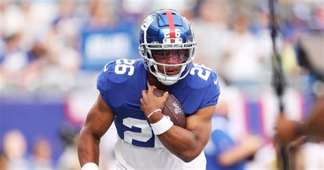 Saquon Barkley 'Shaping Up for a Major Bounce-Back Season,' Says Giants ...