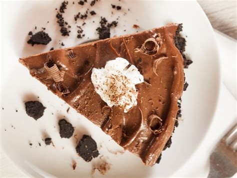 Creamy Cool Whip Chocolate Pie Recipe | CDKitchen.com